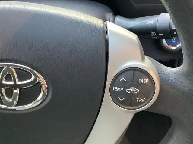 トヨタ アクア S 愛知県 2012(平24)年 5万km ライムホワイトパールクリスタルシャイン スマートキー　/プッシュスタート　/ＬＥＤヘッド　/ＥＴＣ　/シートヒーター　/フロントドライブレコーダー　/ステアリングスイッチ　/バックカメラ　/純正ＳＤナビ　/フルセグ　/オートライト　/社外１５インチアルミ