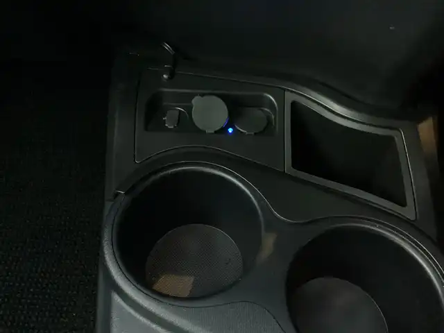 トヨタ アクア S 愛知県 2012(平24)年 5万km ライムホワイトパールクリスタルシャイン スマートキー　/プッシュスタート　/ＬＥＤヘッド　/ＥＴＣ　/シートヒーター　/フロントドライブレコーダー　/ステアリングスイッチ　/バックカメラ　/純正ＳＤナビ　/フルセグ　/オートライト　/社外１５インチアルミ