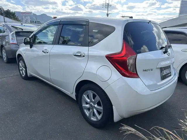 日産 ノート メダリスト 福岡県 2013(平25)年 10.9万km パール 禁煙車/純正ナビ・地デジ/バックカメラ/ドアバイザー/ETC