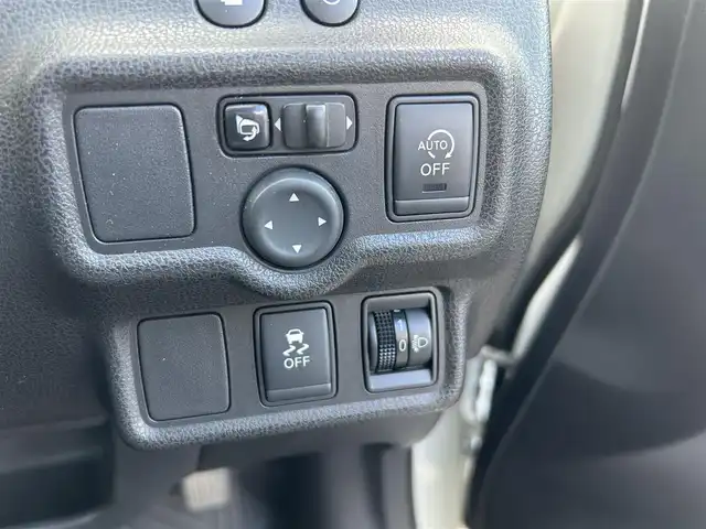 日産 ノート メダリスト 福岡県 2013(平25)年 10.9万km パール 禁煙車/純正ナビ・地デジ/バックカメラ/ドアバイザー/ETC