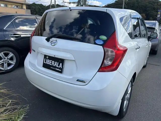 日産 ノート メダリスト 福岡県 2013(平25)年 10.9万km パール 禁煙車/純正ナビ・地デジ/バックカメラ/ドアバイザー/ETC