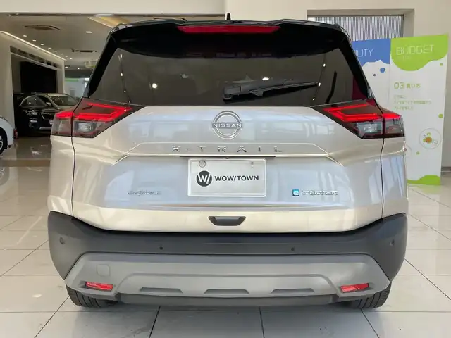 日産 エクストレイル X e－4ORCE 埼玉県 2022(令4)年 3万km シルバーⅡ プロパイロット　/エマージェンシーブレーキ /純正12.3型ナビ　/アラウンドビューモニター　/LEDオートライト /シートヒーター /ステアリングヒーター /純正18インチアルミホイール /ブラインドスポットモニター/インテリジェントミラー /ETC