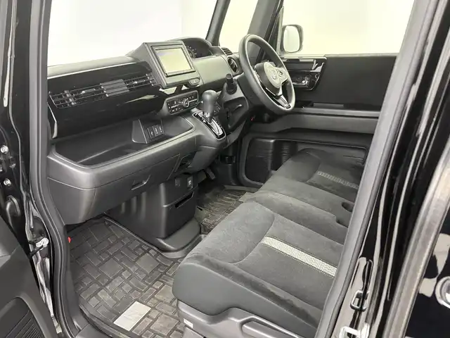 ホンダ Ｎ ＢＯＸ カスタム L 埼玉県 2022(令4)年 3.4万km クリスタルブラックパール 純正ナビ　VXM-225Ci/バックカメラ/ETC/Honda SENSING/・衝突軽減ブレーキ/・歩行者事故低減ステアリング/・路外逸脱抑制機能/・渋滞追従機能付アダプティブクルーズコントロール/・車線維持支援システム/・先行車発進お知らせ機能/・標識認識機能/・オートマチックハイビーム/前席シートヒーター/電子パーキングシステム/ブレーキホールド/ウィンカーミラー/フロントフォグランプ/ロールサンシェード/純正フロアマット/純正14インチアルミホイール