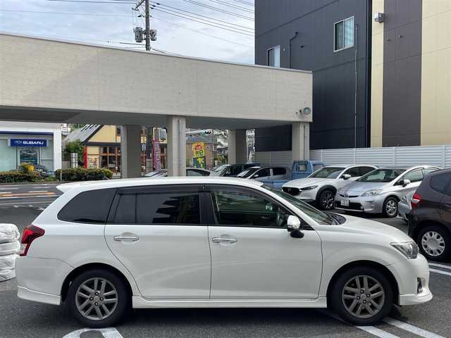 トヨタ カローラ フィールダー 1．5G エアロツアラー W×B 広島県 2014(平26)年 11.1万km ホワイトパールクリスタルシャイン /登録時走行距離/　　　　　　　110305キロ/純正ナビ/バックカメラ/ワンセグ/エアロ/ハーフレザーシート/nanoe/ETC/新車時整備手帳/　　【保証書】/取扱説明書/