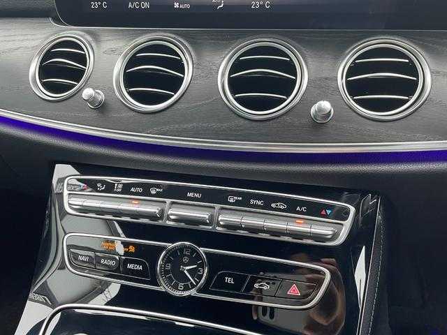 メルセデス・ベンツ Ｅ２２０ｄ アバンギャルド スポーツ 埼玉県 2017(平29)年 4.9万km ダイヤモンドホワイト 黒革シート　/レザーパッケージ　/エアバランスパッケージ　/Ｂｕｒｍｅｓｔｅｒ　/純正ナビ　/３６０度カメラ　/アダプティブクルーズコントロール　/ブラインドスポットモニター　/シートヒーター　/パークアシスト　/ＬＥＤ
