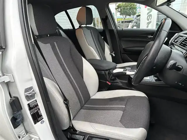 ＢＭＷ １１８ｉ スタイル 愛知県 2015(平27)年 9.1万km アルピンホワイトⅢ 純正メモリナビ/バックカメラ/アイドリングストップ/ウィンカーミラー/クルーズコントロール/プッシュスタート/ETC/ハーフレザーシート