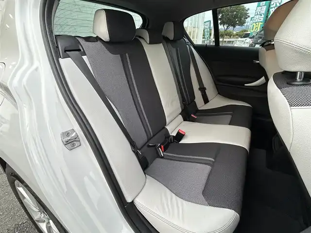 ＢＭＷ １１８ｉ スタイル 愛知県 2015(平27)年 9.1万km アルピンホワイトⅢ 純正メモリナビ/バックカメラ/アイドリングストップ/ウィンカーミラー/クルーズコントロール/プッシュスタート/ETC/ハーフレザーシート