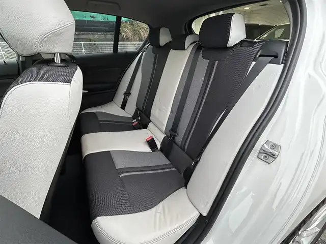 ＢＭＷ １１８ｉ スタイル 愛知県 2015(平27)年 9.1万km アルピンホワイトⅢ 純正メモリナビ/バックカメラ/アイドリングストップ/ウィンカーミラー/クルーズコントロール/プッシュスタート/ETC/ハーフレザーシート