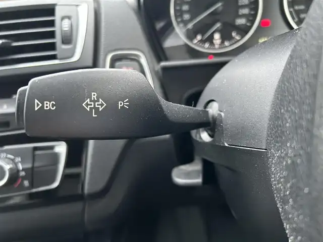 ＢＭＷ １１８ｉ スタイル 愛知県 2015(平27)年 9.1万km アルピンホワイトⅢ 純正メモリナビ/バックカメラ/アイドリングストップ/ウィンカーミラー/クルーズコントロール/プッシュスタート/ETC/ハーフレザーシート