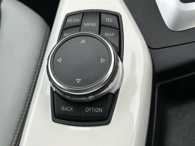 ＢＭＷ １１８ｉ スタイル 愛知県 2015(平27)年 9.1万km アルピンホワイトⅢ 純正メモリナビ/バックカメラ/アイドリングストップ/ウィンカーミラー/クルーズコントロール/プッシュスタート/ETC/ハーフレザーシート