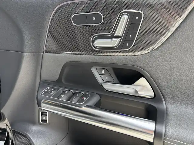 メルセデス・ベンツ Ｂ２００ｄ AMGライン 和歌山県 2021(令3)年 4.1万km 黒 レザーEXP /アドバンスドパッケージ /パノラマSR /黒革 /360度カメラ /オートテールゲート /レーダーセーフティパッケージ /ヘッドアップディスプレイ /アンビエントライト /純ナビ /ドラレコ /パワーシート /シートヒーター /LEDライト /ETC