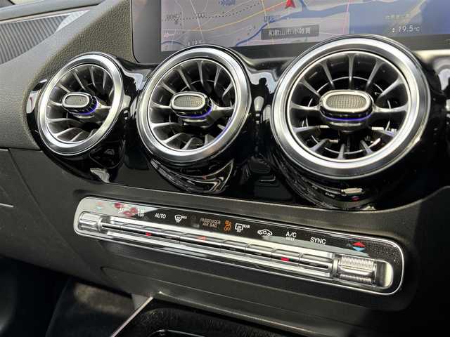 メルセデス・ベンツ Ｂ２００ｄ AMGライン 和歌山県 2021(令3)年 4.1万km 黒 レザーEXP /アドバンスドパッケージ /パノラマSR /黒革 /360度カメラ /オートテールゲート /レーダーセーフティパッケージ /ヘッドアップディスプレイ /アンビエントライト /純ナビ /ドラレコ /パワーシート /シートヒーター /LEDライト /ETC