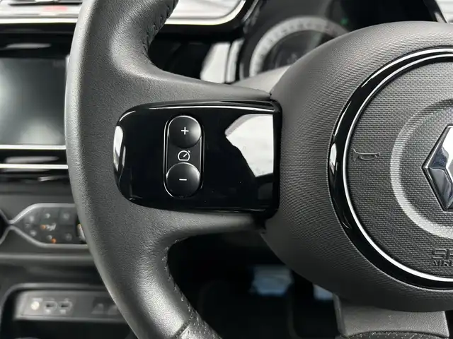 ルノー トゥインゴ サンドレ 茨城県 2020(令2)年 4.7万km グレー 後期型　/１００台限定車　/半革　/シートヒーター　/サブウーハー　/サイドプロテクションモール　/ＣａｒＰｌａｙ　/ＢＴ　/ＵＳＢ　/Ｂカメラ　/パークセンサー　/レーンアシスト　/ＬＥＤ　/クルーズコントロール　/ＥＴＣ/純正16インチAW/禁煙車