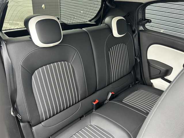 ルノー トゥインゴ サンドレ 茨城県 2020(令2)年 4.7万km グレー 後期型　/１００台限定車　/半革　/シートヒーター　/サブウーハー　/サイドプロテクションモール　/ＣａｒＰｌａｙ　/ＢＴ　/ＵＳＢ　/Ｂカメラ　/パークセンサー　/レーンアシスト　/ＬＥＤ　/クルーズコントロール　/ＥＴＣ/純正16インチAW/禁煙車