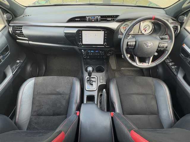 トヨタ ハイラックス Z GRスポーツ 長野県 2022(令4)年 5.5万km 黒 メモリナビ/フルセグテレビ/バック/フロント/サイド/全周囲カメラ/アダプティブクルーズコントロール/電動格納ミラー/サイドブラインドモニター/オートスピードコントロール装置/プリクラッシュブレーキアシスト/オートライト/LEDヘッドライト/フォグランプ/プッシュスタート/強化サスペンション/ETC