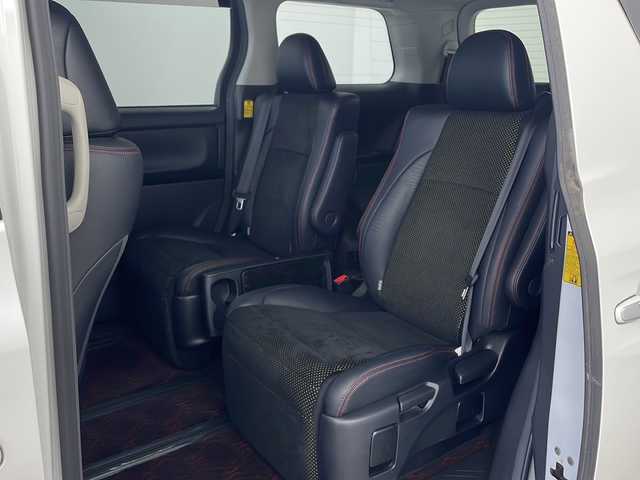 トヨタ ヴェルファイア 2．4Z ゴールデンアイズⅡ 兵庫県 2014(平26)年 6.6万km ホワイトパールクリスタルシャイン ・ALPINE９インチナビ&Bluetooth&CD/DVD&&SD/・バックカメラ/・クルーズコントロール/・ビルトインETC/・モデリスタスポイラー/・パワーバックドア/・社外前後ドライブレコーダー/・ウォークスルー/・ヴァレンティ社外リアLEDテールランプ/・ハーフレザーシート/・両側パワースライドドア/・革巻きステアリング/・ステアリングスイッチ/・自動防眩ミラー/・ローダウン/・オートワイパー/・クレンツェ22インチアルミホイール/・ABS/・横滑り防止機能/・前後コーナーセンサー/・盗難防止装置/・クリアランスソナー/・オートライト/・HIDヘッドライト/・W＋サイドエアバック/・カーテンエアバック/・MTモード付AT/・１００V充電/・スマートキー/・Wオートエアコン