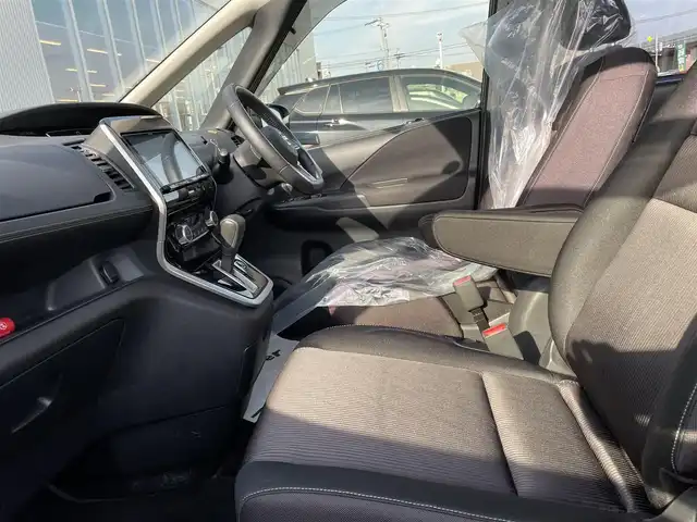 日産 セレナ ハイウェイスター Vセレクション 石川県 2017(平29)年 14.9万km 黒 社外9型ナビ/フルセグTV/アラウンドビューモニター/LEDヘッドライト/ETC/インテリキー/プッシュスタート/フリップダウンモニター/クルーズコントロール/エマージェンシーブレーキ/電動ミラー