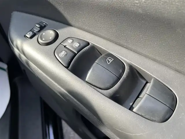 日産 セレナ ハイウェイスター Vセレクション 石川県 2017(平29)年 14.9万km 黒 社外9型ナビ/フルセグTV/アラウンドビューモニター/LEDヘッドライト/ETC/インテリキー/プッシュスタート/フリップダウンモニター/クルーズコントロール/エマージェンシーブレーキ/電動ミラー