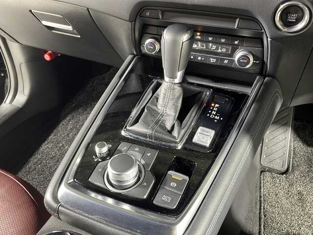 マツダ ＣＸ－８ 25S Lパッケージ 広島県 2021(令3)年 4.5万km ジェットブラックマイカ 純正ナビ/CD/DVD/DTV/Bluetooth/全方位カメラ/レーダークルーズコントロール/赤革シート/パワーシート/メモリーシート /シートヒーター /シートベンチレーション /ステアリングヒーター/パワーバックドア /BOSEサウンド/コーナーセンサー /BSM/ワイヤレス充電/LEDオートライト/ETC/スマートキー/プッシュスタート /ルーフレール/純正アルミホイール/フォグライト