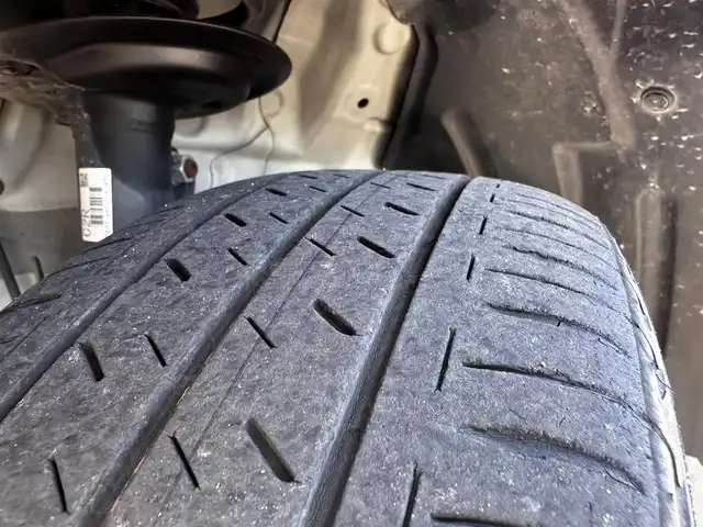 トヨタ シエンタ ファンベースG セーフティED 宮城県 2020(令2)年 2.1万km ホワイトパールクリスタルシャイン LEDランプパッケージ/・オートレベリング機能付LEDヘッドランプ/・オートライト/・LEDフロントフォグランプ/・レッド加飾付クリアレンズLEDリアコンビネーションランプ/15インチアルミホイール/＝＝＝/セーフティセンス/・プリクラッシュセーフティ/・レーンディパーチャーアラート/・オートマチックハイビーム/先行車発進告知機能/インテリジェントクリアランスソナー/純正ナビ（NSCD-W68）/・CD/SD/・Bluetooth/・ワンセグTV/パノラミックビューモニター/ビルトインETC/両側パワースライドドア/ハーフレザーシート/シートヒーター/ステアリングヒーター/革巻きステアリング/ステアリングスイッチ/スマートキー＆プッシュスタート/スペアキー1本/電動格納ミラー/純正ドアバイザー/純正フロアマット/Wエアバッグ