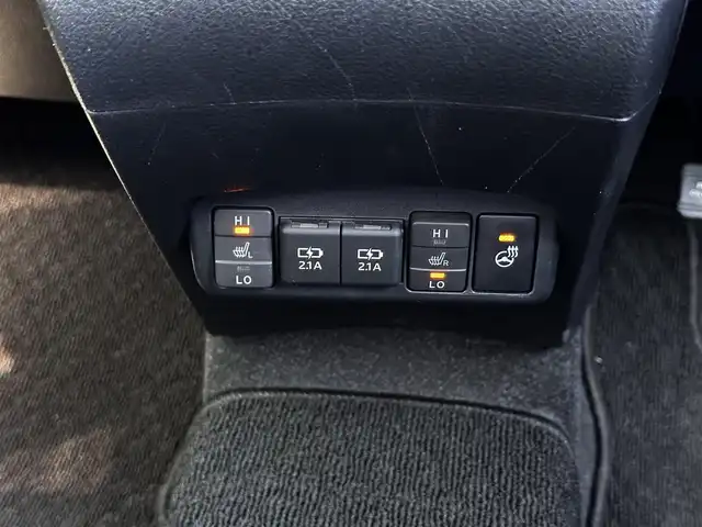 トヨタ シエンタ ファンベースG セーフティED 宮城県 2020(令2)年 2.1万km ホワイトパールクリスタルシャイン LEDランプパッケージ/・オートレベリング機能付LEDヘッドランプ/・オートライト/・LEDフロントフォグランプ/・レッド加飾付クリアレンズLEDリアコンビネーションランプ/15インチアルミホイール/＝＝＝/セーフティセンス/・プリクラッシュセーフティ/・レーンディパーチャーアラート/・オートマチックハイビーム/先行車発進告知機能/インテリジェントクリアランスソナー/純正ナビ（NSCD-W68）/・CD/SD/・Bluetooth/・ワンセグTV/パノラミックビューモニター/ビルトインETC/両側パワースライドドア/ハーフレザーシート/シートヒーター/ステアリングヒーター/革巻きステアリング/ステアリングスイッチ/スマートキー＆プッシュスタート/スペアキー1本/電動格納ミラー/純正ドアバイザー/純正フロアマット/Wエアバッグ