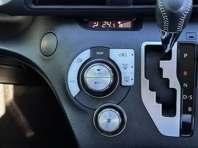 トヨタ シエンタ ファンベースG セーフティED 宮城県 2020(令2)年 2.1万km ホワイトパールクリスタルシャイン LEDランプパッケージ/・オートレベリング機能付LEDヘッドランプ/・オートライト/・LEDフロントフォグランプ/・レッド加飾付クリアレンズLEDリアコンビネーションランプ/15インチアルミホイール/＝＝＝/セーフティセンス/・プリクラッシュセーフティ/・レーンディパーチャーアラート/・オートマチックハイビーム/先行車発進告知機能/インテリジェントクリアランスソナー/純正ナビ（NSCD-W68）/・CD/SD/・Bluetooth/・ワンセグTV/パノラミックビューモニター/ビルトインETC/両側パワースライドドア/ハーフレザーシート/シートヒーター/ステアリングヒーター/革巻きステアリング/ステアリングスイッチ/スマートキー＆プッシュスタート/スペアキー1本/電動格納ミラー/純正ドアバイザー/純正フロアマット/Wエアバッグ