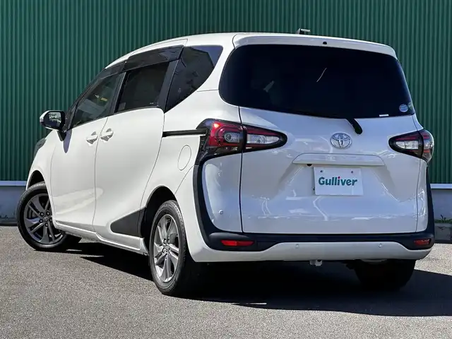 トヨタ シエンタ ファンベースG セーフティED 宮城県 2020(令2)年 2.1万km ホワイトパールクリスタルシャイン LEDランプパッケージ/・オートレベリング機能付LEDヘッドランプ/・オートライト/・LEDフロントフォグランプ/・レッド加飾付クリアレンズLEDリアコンビネーションランプ/15インチアルミホイール/＝＝＝/セーフティセンス/・プリクラッシュセーフティ/・レーンディパーチャーアラート/・オートマチックハイビーム/先行車発進告知機能/インテリジェントクリアランスソナー/純正ナビ（NSCD-W68）/・CD/SD/・Bluetooth/・ワンセグTV/パノラミックビューモニター/ビルトインETC/両側パワースライドドア/ハーフレザーシート/シートヒーター/ステアリングヒーター/革巻きステアリング/ステアリングスイッチ/スマートキー＆プッシュスタート/スペアキー1本/電動格納ミラー/純正ドアバイザー/純正フロアマット/Wエアバッグ