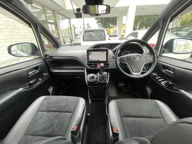 トヨタ ヴォクシー ZS 煌Ⅲ 群馬県 2020(令2)年 5.1万km ホワイトパールクリスタルシャイン ワンオーナー/トヨタセーフティセンス/純正メモリナビゲーション/（CD/DVD/SD/USB/HDMI/フルセグTV）/バックカメラ/両側パワースライドドア/純正フリップダウンモニター/ビルトインETC2.0/クルーズコントロール/前方ドライブレコーダー/ステアリングスイッチ/LEDヘッドライト/フォグライト/オートライト/アイドリングストップ/ドアバイザー/電格ミラー/純正フロアマット/純正16インチアルミホイール