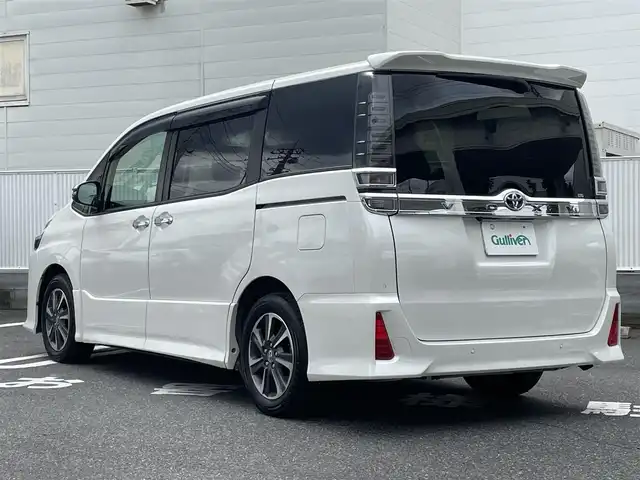 トヨタ ヴォクシー ZS 煌Ⅲ 群馬県 2020(令2)年 5.1万km ホワイトパールクリスタルシャイン ワンオーナー/トヨタセーフティセンス/純正メモリナビゲーション/（CD/DVD/SD/USB/HDMI/フルセグTV）/バックカメラ/両側パワースライドドア/純正フリップダウンモニター/ビルトインETC2.0/クルーズコントロール/前方ドライブレコーダー/ステアリングスイッチ/LEDヘッドライト/フォグライト/オートライト/アイドリングストップ/ドアバイザー/電格ミラー/純正フロアマット/純正16インチアルミホイール