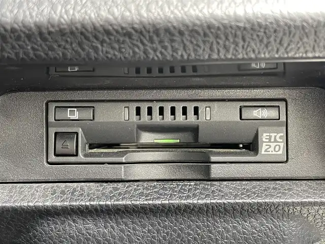 トヨタ ヴォクシー ZS 煌Ⅲ 群馬県 2020(令2)年 5.1万km ホワイトパールクリスタルシャイン ワンオーナー/トヨタセーフティセンス/純正メモリナビゲーション/（CD/DVD/SD/USB/HDMI/フルセグTV）/バックカメラ/両側パワースライドドア/純正フリップダウンモニター/ビルトインETC2.0/クルーズコントロール/前方ドライブレコーダー/ステアリングスイッチ/LEDヘッドライト/フォグライト/オートライト/アイドリングストップ/ドアバイザー/電格ミラー/純正フロアマット/純正16インチアルミホイール