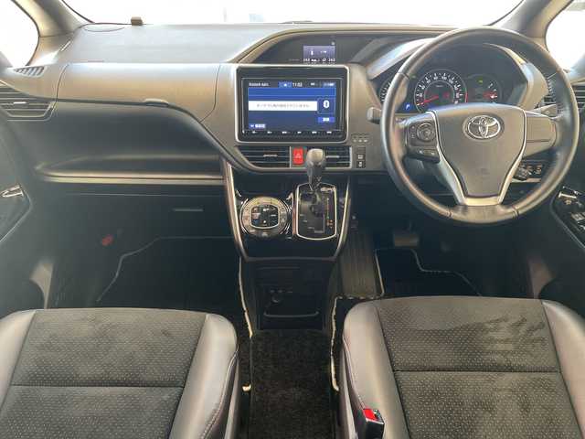 トヨタ ヴォクシー ZS 煌Ⅲ 埼玉県 2020(令2)年 5.1万km ホワイトパールクリスタルシャイン トヨタセーフティーセンス/純正フリップダウンモニター /純正9インチメモリナビ/　　CD/DVD/BT/フルセグ /バックカメラ /両側パワースライドドア /クルーズコントロール /ハーフレザーシート /純正16インチアルミホイール/ステアリングスイッチ /純正ETC2.0