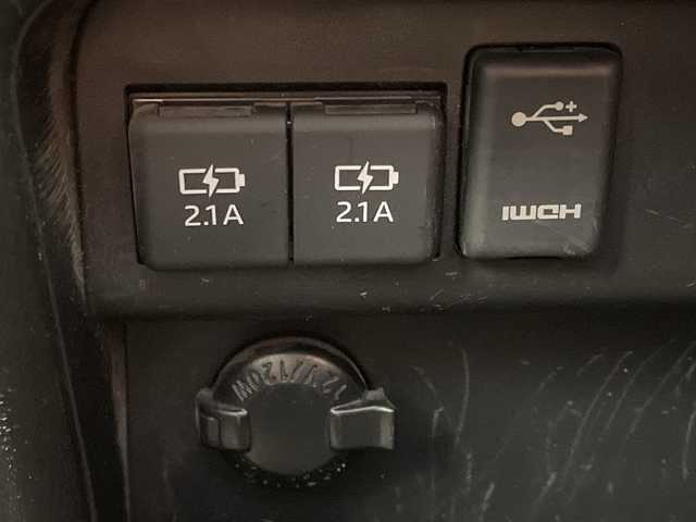 トヨタ ヴォクシー ZS 煌Ⅲ 埼玉県 2020(令2)年 5.1万km ホワイトパールクリスタルシャイン トヨタセーフティーセンス/純正フリップダウンモニター /純正9インチメモリナビ/　　CD/DVD/BT/フルセグ /バックカメラ /両側パワースライドドア /クルーズコントロール /ハーフレザーシート /純正16インチアルミホイール/ステアリングスイッチ /純正ETC2.0