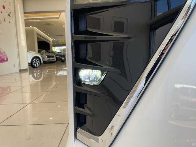 トヨタ ヴォクシー ZS 煌Ⅲ 埼玉県 2020(令2)年 5.1万km ホワイトパールクリスタルシャイン トヨタセーフティーセンス/純正フリップダウンモニター /純正9インチメモリナビ/　　CD/DVD/BT/フルセグ /バックカメラ /両側パワースライドドア /クルーズコントロール /ハーフレザーシート /純正16インチアルミホイール/ステアリングスイッチ /純正ETC2.0