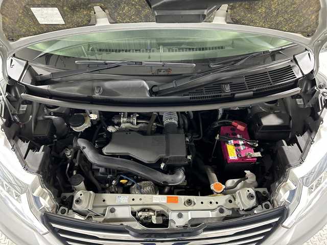 トヨタ ルーミー カスタムG 神奈川県 2019(平31)年 3万km ブライトシルバーM 純正７型SDナビゲーション【NSZN-W68】/フルセグ　CD　AUX　Bluetooth　SD/パノラミックビューモニター/両側電動スライドドア【サンシェード】/スマートアシスト/衝突回避支援ブレーキ/衝突警報機能/ブレーキ制御付誤発進抑制機能/路側逸脱警報/オートハイビーム/クルーズコントロール/アイドリングストップ/革巻きステアリング/ステアリングスイッチ/前後ソナー/プッシュスタート/スマートキー/LEDヘッドランプ/LEDフロントフォグランプ/オートライト/純正１４インチアルミホイール/純正フロントスポイラー/スペアキー