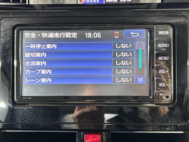 トヨタ ルーミー カスタムG 神奈川県 2019(平31)年 3万km ブライトシルバーM 純正７型SDナビゲーション【NSZN-W68】/フルセグ　CD　AUX　Bluetooth　SD/パノラミックビューモニター/両側電動スライドドア【サンシェード】/スマートアシスト/衝突回避支援ブレーキ/衝突警報機能/ブレーキ制御付誤発進抑制機能/路側逸脱警報/オートハイビーム/クルーズコントロール/アイドリングストップ/革巻きステアリング/ステアリングスイッチ/前後ソナー/プッシュスタート/スマートキー/LEDヘッドランプ/LEDフロントフォグランプ/オートライト/純正１４インチアルミホイール/純正フロントスポイラー/スペアキー