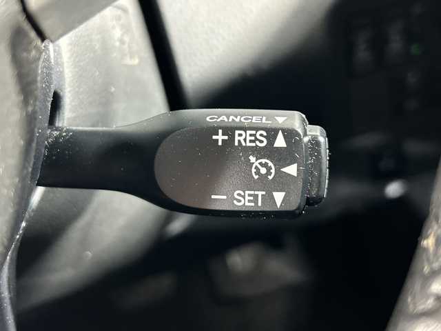 トヨタ ルーミー カスタムG 神奈川県 2019(平31)年 3万km ブライトシルバーM 純正７型SDナビゲーション【NSZN-W68】/フルセグ　CD　AUX　Bluetooth　SD/パノラミックビューモニター/両側電動スライドドア【サンシェード】/スマートアシスト/衝突回避支援ブレーキ/衝突警報機能/ブレーキ制御付誤発進抑制機能/路側逸脱警報/オートハイビーム/クルーズコントロール/アイドリングストップ/革巻きステアリング/ステアリングスイッチ/前後ソナー/プッシュスタート/スマートキー/LEDヘッドランプ/LEDフロントフォグランプ/オートライト/純正１４インチアルミホイール/純正フロントスポイラー/スペアキー