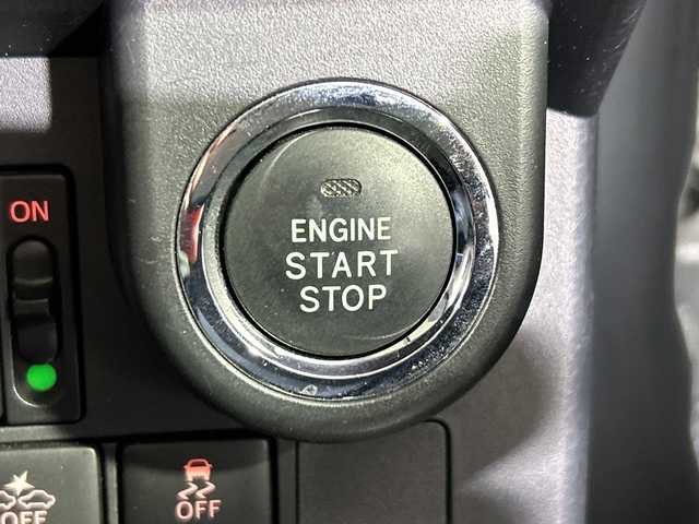 トヨタ ルーミー カスタムG 神奈川県 2019(平31)年 3万km ブライトシルバーM 純正７型SDナビゲーション【NSZN-W68】/フルセグ　CD　AUX　Bluetooth　SD/パノラミックビューモニター/両側電動スライドドア【サンシェード】/スマートアシスト/衝突回避支援ブレーキ/衝突警報機能/ブレーキ制御付誤発進抑制機能/路側逸脱警報/オートハイビーム/クルーズコントロール/アイドリングストップ/革巻きステアリング/ステアリングスイッチ/前後ソナー/プッシュスタート/スマートキー/LEDヘッドランプ/LEDフロントフォグランプ/オートライト/純正１４インチアルミホイール/純正フロントスポイラー/スペアキー