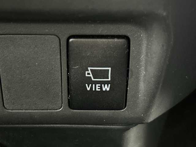 トヨタ ルーミー カスタムG 神奈川県 2019(平31)年 3万km ブライトシルバーM 純正７型SDナビゲーション【NSZN-W68】/フルセグ　CD　AUX　Bluetooth　SD/パノラミックビューモニター/両側電動スライドドア【サンシェード】/スマートアシスト/衝突回避支援ブレーキ/衝突警報機能/ブレーキ制御付誤発進抑制機能/路側逸脱警報/オートハイビーム/クルーズコントロール/アイドリングストップ/革巻きステアリング/ステアリングスイッチ/前後ソナー/プッシュスタート/スマートキー/LEDヘッドランプ/LEDフロントフォグランプ/オートライト/純正１４インチアルミホイール/純正フロントスポイラー/スペアキー