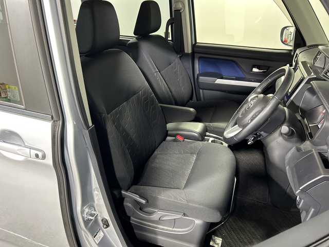 トヨタ ルーミー カスタムG 神奈川県 2019(平31)年 3万km ブライトシルバーM 純正７型SDナビゲーション【NSZN-W68】/フルセグ　CD　AUX　Bluetooth　SD/パノラミックビューモニター/両側電動スライドドア【サンシェード】/スマートアシスト/衝突回避支援ブレーキ/衝突警報機能/ブレーキ制御付誤発進抑制機能/路側逸脱警報/オートハイビーム/クルーズコントロール/アイドリングストップ/革巻きステアリング/ステアリングスイッチ/前後ソナー/プッシュスタート/スマートキー/LEDヘッドランプ/LEDフロントフォグランプ/オートライト/純正１４インチアルミホイール/純正フロントスポイラー/スペアキー