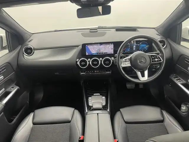 メルセデス・ベンツ Ｂ２００ｄ 岡山県 2021(令3)年 6.1万km ポーラホワイト 純正10.25インチナビ/【Bluetooth/フルセグTV/USB接続】/全方位カメラ/ハーフレザーシート/運転席シートヒーター/運転席パワーシート/シートメモリー/ヘッドアップディスプレイ/パドルシフト/ビルトインETC2.0/LEDヘッドライト/フォグランプ/オートライト/ワイヤレス充電/衝突軽減ブレーキシステム/ブラインドスポットモニター/追従型クルーズコントロール/新車保証書/取扱説明書/ナビ取扱説明書