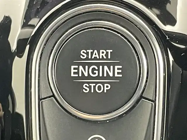 メルセデス・ベンツ Ｂ２００ｄ 岡山県 2021(令3)年 6.1万km ポーラホワイト 純正10.25インチナビ/【Bluetooth/フルセグTV/USB接続】/全方位カメラ/ハーフレザーシート/運転席シートヒーター/運転席パワーシート/シートメモリー/ヘッドアップディスプレイ/パドルシフト/ビルトインETC2.0/LEDヘッドライト/フォグランプ/オートライト/ワイヤレス充電/衝突軽減ブレーキシステム/ブラインドスポットモニター/追従型クルーズコントロール/新車保証書/取扱説明書/ナビ取扱説明書