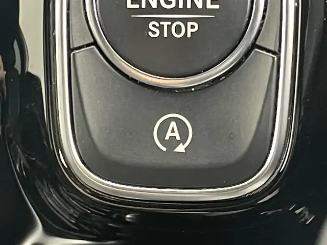 メルセデス・ベンツ Ｂ２００ｄ 岡山県 2021(令3)年 6.1万km ポーラホワイト 純正10.25インチナビ/【Bluetooth/フルセグTV/USB接続】/全方位カメラ/ハーフレザーシート/運転席シートヒーター/運転席パワーシート/シートメモリー/ヘッドアップディスプレイ/パドルシフト/ビルトインETC2.0/LEDヘッドライト/フォグランプ/オートライト/ワイヤレス充電/衝突軽減ブレーキシステム/ブラインドスポットモニター/追従型クルーズコントロール/新車保証書/取扱説明書/ナビ取扱説明書