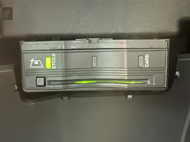 メルセデス・ベンツ Ｂ２００ｄ 岡山県 2021(令3)年 6.1万km ポーラホワイト 純正10.25インチナビ/【Bluetooth/フルセグTV/USB接続】/全方位カメラ/ハーフレザーシート/運転席シートヒーター/運転席パワーシート/シートメモリー/ヘッドアップディスプレイ/パドルシフト/ビルトインETC2.0/LEDヘッドライト/フォグランプ/オートライト/ワイヤレス充電/衝突軽減ブレーキシステム/ブラインドスポットモニター/追従型クルーズコントロール/新車保証書/取扱説明書/ナビ取扱説明書