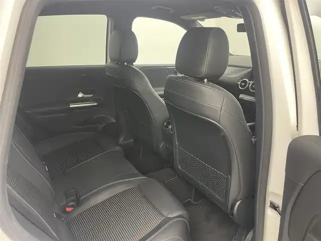 メルセデス・ベンツ Ｂ２００ｄ 岡山県 2021(令3)年 6.1万km ポーラホワイト 純正10.25インチナビ/【Bluetooth/フルセグTV/USB接続】/全方位カメラ/ハーフレザーシート/運転席シートヒーター/運転席パワーシート/シートメモリー/ヘッドアップディスプレイ/パドルシフト/ビルトインETC2.0/LEDヘッドライト/フォグランプ/オートライト/ワイヤレス充電/衝突軽減ブレーキシステム/ブラインドスポットモニター/追従型クルーズコントロール/新車保証書/取扱説明書/ナビ取扱説明書