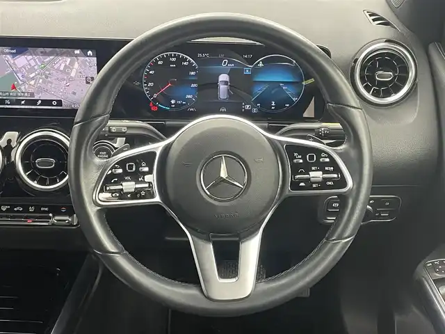 メルセデス・ベンツ Ｂ２００ｄ 岡山県 2021(令3)年 6.1万km ポーラホワイト 純正10.25インチナビ/【Bluetooth/フルセグTV/USB接続】/全方位カメラ/ハーフレザーシート/運転席シートヒーター/運転席パワーシート/シートメモリー/ヘッドアップディスプレイ/パドルシフト/ビルトインETC2.0/LEDヘッドライト/フォグランプ/オートライト/ワイヤレス充電/衝突軽減ブレーキシステム/ブラインドスポットモニター/追従型クルーズコントロール/新車保証書/取扱説明書/ナビ取扱説明書