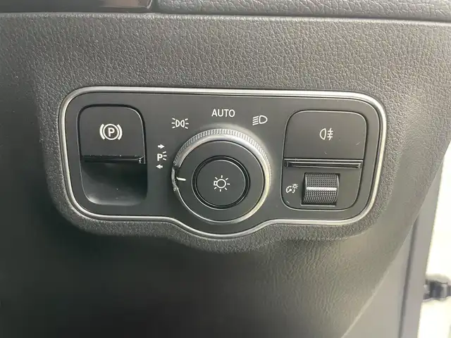 メルセデス・ベンツ Ｂ２００ｄ 岡山県 2021(令3)年 6.1万km ポーラホワイト 純正10.25インチナビ/【Bluetooth/フルセグTV/USB接続】/全方位カメラ/ハーフレザーシート/運転席シートヒーター/運転席パワーシート/シートメモリー/ヘッドアップディスプレイ/パドルシフト/ビルトインETC2.0/LEDヘッドライト/フォグランプ/オートライト/ワイヤレス充電/衝突軽減ブレーキシステム/ブラインドスポットモニター/追従型クルーズコントロール/新車保証書/取扱説明書/ナビ取扱説明書