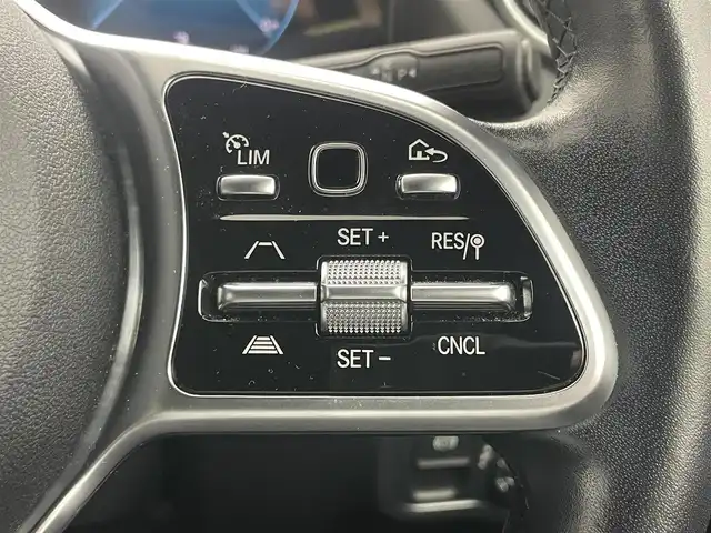 メルセデス・ベンツ Ｂ２００ｄ 岡山県 2021(令3)年 6.1万km ポーラホワイト 純正10.25インチナビ/【Bluetooth/フルセグTV/USB接続】/全方位カメラ/ハーフレザーシート/運転席シートヒーター/運転席パワーシート/シートメモリー/ヘッドアップディスプレイ/パドルシフト/ビルトインETC2.0/LEDヘッドライト/フォグランプ/オートライト/ワイヤレス充電/衝突軽減ブレーキシステム/ブラインドスポットモニター/追従型クルーズコントロール/新車保証書/取扱説明書/ナビ取扱説明書