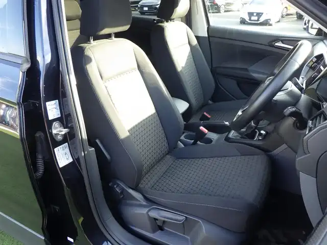 フォルクスワーゲン ＶＷ Ｔ－クロス TSI アクティブ 千葉県 2021(令3)年 3万km 黒 フロントアシスト/レーンキープアシストシステム/オキュパント・プロテクション/アダプティブクルーズコントロール/純正ナビ/バックカメラ/革巻きステアリング/ETC（2.0）/LEDヘッドライト/ウインカーミラー/コーナーセンサー/純正16インチアルミホイル/サイド/カーテンエアバッグ/スマートキー