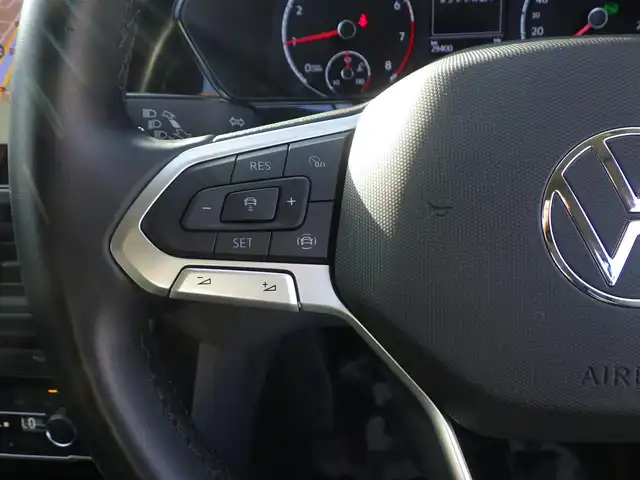 フォルクスワーゲン ＶＷ Ｔ－クロス TSI アクティブ 千葉県 2021(令3)年 3万km 黒 フロントアシスト/レーンキープアシストシステム/オキュパント・プロテクション/アダプティブクルーズコントロール/純正ナビ/バックカメラ/革巻きステアリング/ETC（2.0）/LEDヘッドライト/ウインカーミラー/コーナーセンサー/純正16インチアルミホイル/サイド/カーテンエアバッグ/スマートキー