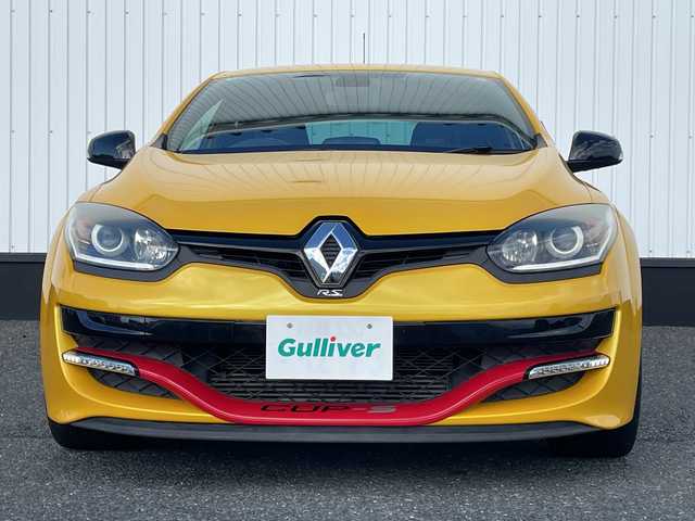 ルノー メガーヌ ルノー スポール CUP－S 千葉県 2015(平27)年 5.6万km ジョンシリウス 60台限定車/カーボンエンド付きアクラポヴィッチ製チタンマフラー/RECARO製レザー＆アルカンターラコンビシート/オーリンズ製調整式ダンパー/スピードライン製純正19インチAW/ブレンボ製ブレーキキャリパー/社外7インチHDDナビ/(AM/FM/フルセグ/Bluetooth/SD/CD/DVD)/ドライブレコーダー/バックカメラ/クルーズコントロール/横滑り防止装置/ETC/アイドリングストップ/オートライト/ウィンカーミラー/電動格納ミラー/シートリフター/禁煙車/プッシュスタート/カードキー/フロアマット/スペアキー/取扱説明書